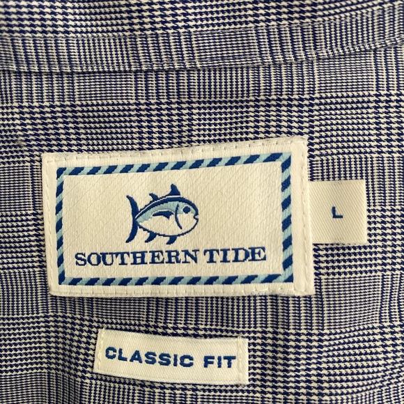 Southern tide button down - Picture 2 of 3